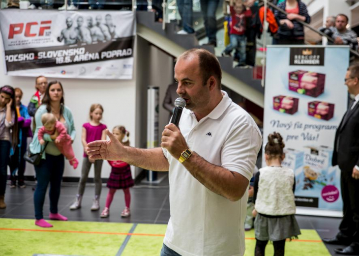 Preteky lezúňov v nákupnom centre OC MAX Trenčín - fotografia č. 1