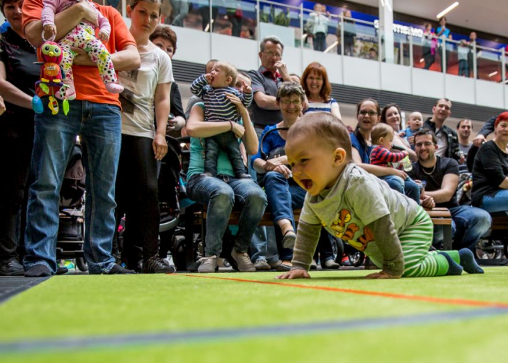 Preteky lezúňov v nákupnom centre OC MAX Trenčín - fotografia č. 1