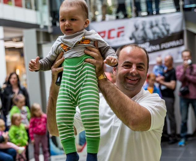 Preteky lezúňov v nákupnom centre OC MAX Trenčín - fotografia č. 1