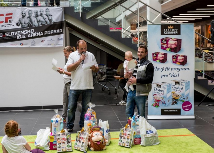 Preteky lezúňov v nákupnom centre OC MAX Trenčín - fotografia č. 1