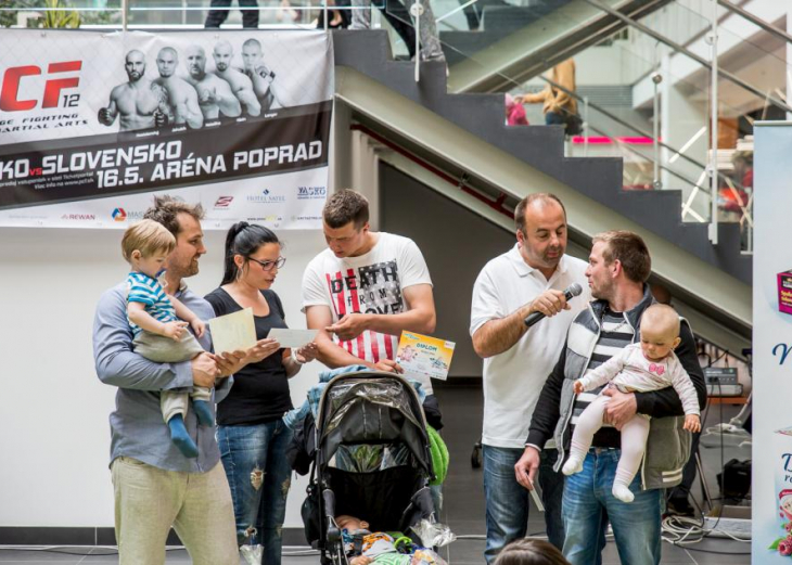 Preteky lezúňov v nákupnom centre OC MAX Trenčín - fotografia č. 1