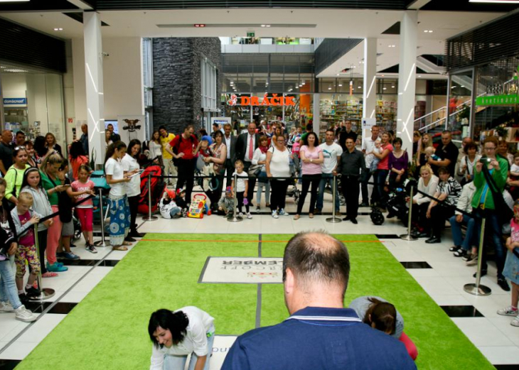 Preteky lezúňov v nákupnom centre OC MAX Trenčín - fotografia č. 1