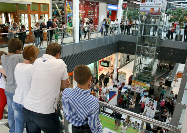 Preteky lezúňov v nákupnom centre OC MAX Trenčín - fotografia č. 1