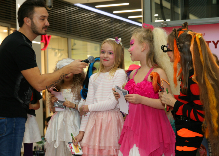 Maxi párty bábik - FOTOGALÉRIA v nákupnom centre OC MAX Trenčín - fotografia č. 1