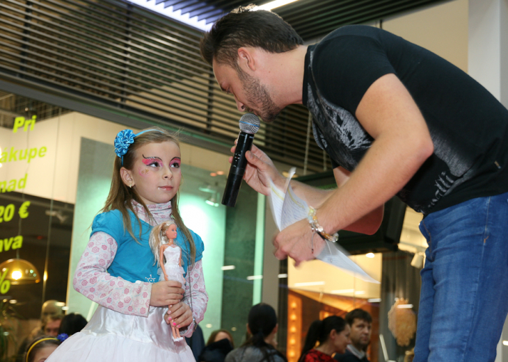 Maxi párty bábik - FOTOGALÉRIA v nákupnom centre OC MAX Trenčín - fotografia č. 1