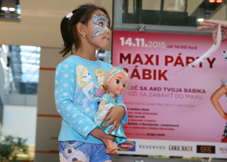 Maxi párty bábik - FOTOGALÉRIA v nákupnom centre OC MAX Trenčín - fotografia č. 1