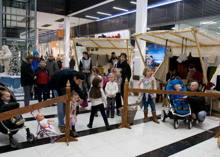 ŽIVÝ STREDOVEKÝ BETLEHEM - FOTOGALÉRIA v nákupnom centre OC MAX Trenčín - fotografia č. 1