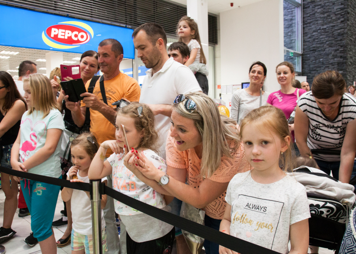 FOTOGALÉRIA Z AKCIE PRETEKY LEZÚŇOV v nákupnom centre OC MAX Trenčín - fotografia č. 1