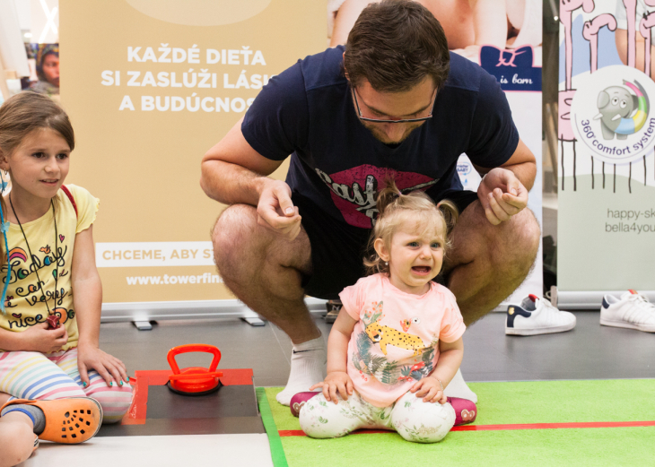 FOTOGALÉRIA Z AKCIE PRETEKY LEZÚŇOV v nákupnom centre OC MAX Trenčín - fotografia č. 1