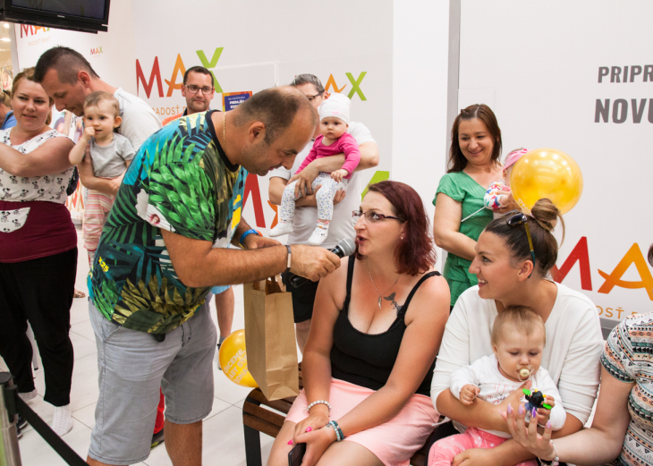 FOTOGALÉRIA Z AKCIE PRETEKY LEZÚŇOV v nákupnom centre OC MAX Trenčín - fotografia č. 1