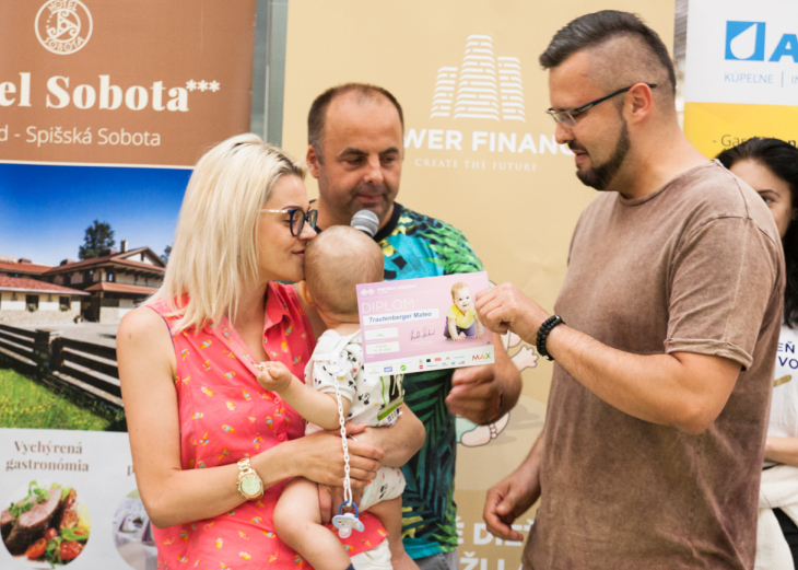 FOTOGALÉRIA Z AKCIE PRETEKY LEZÚŇOV v nákupnom centre OC MAX Trenčín - fotografia č. 1